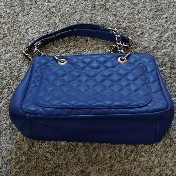 A Channel copy, deep purple. - Picture 3 of 6